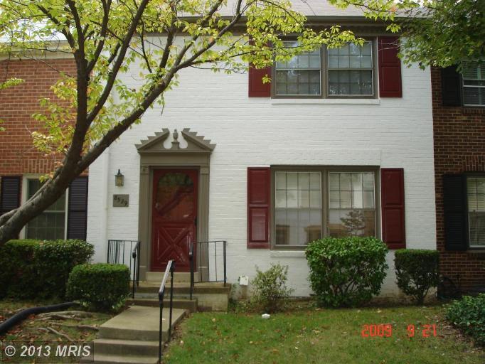 8529 Lakinhurst Ln, Springfield, VA 22152 photo 1
