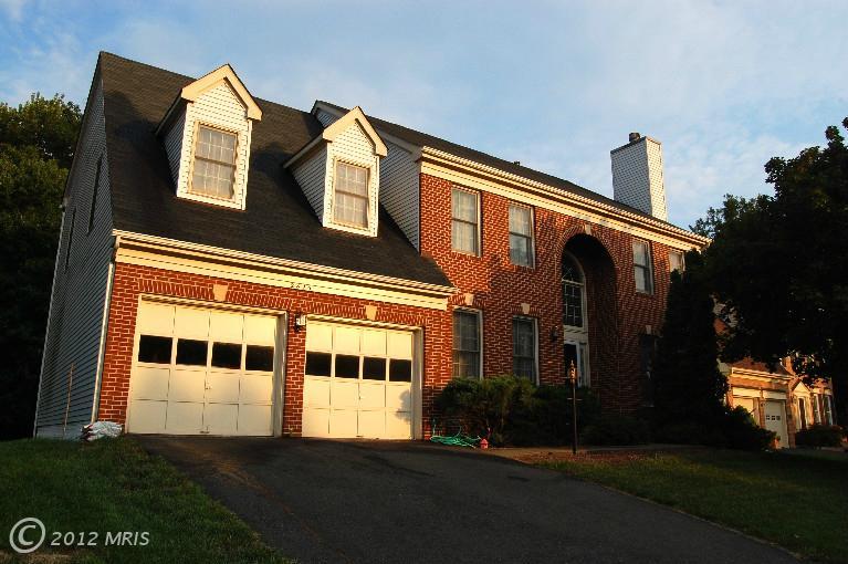 2425 Mill Heights Dr, Herndon, VA 20171 photo 1