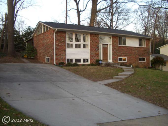 8702 Kenilworth Dr, Springfield, VA 22151 photo 1
