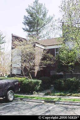 11372 Links Dr, Reston, VA 20190 photo 1