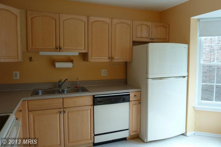 7079 Leewood Forest Dr, Springfield, VA 22151 photo 1