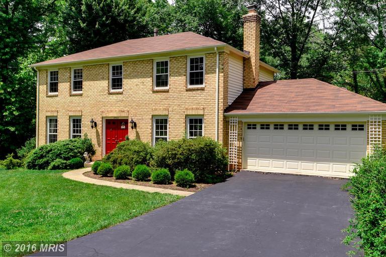 2520 Heathcliff Ln, Reston, VA 20191 photo 1