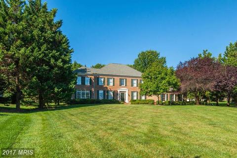 1449 Mayhurst Blvd, Mclean, VA 22102 photo 1