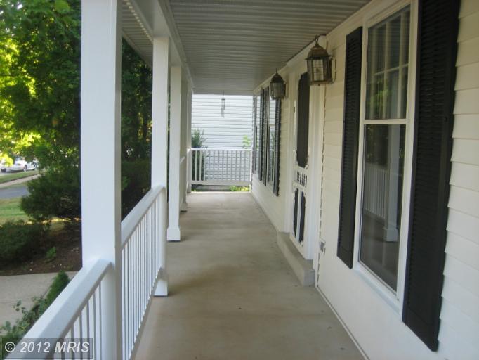 279 Terrie Dr, Sterling, VA 20165 photo 1