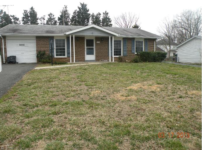 1020 Maple Ave E, Sterling, VA 20164 photo 1