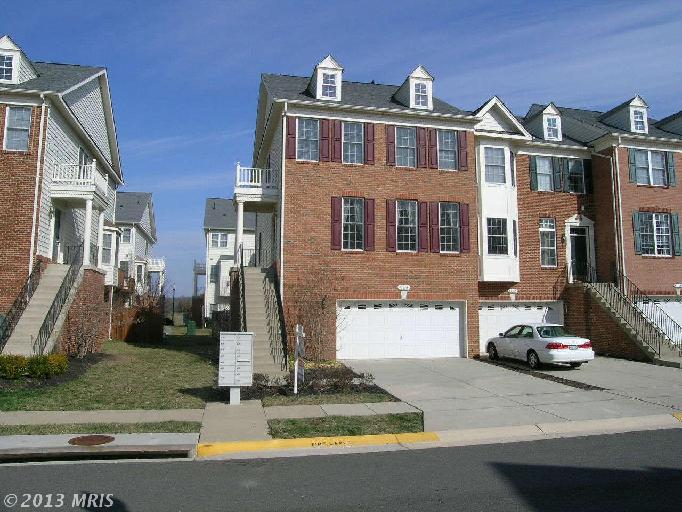 42764 Locklear Ter, Chantilly, VA 20152 photo 1