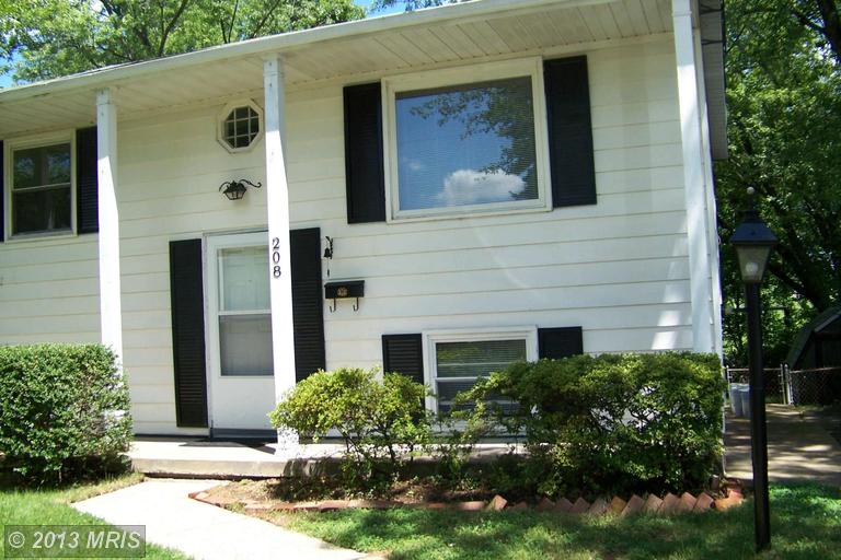 208 W Maple Ave, Sterling, VA 20164 photo 1