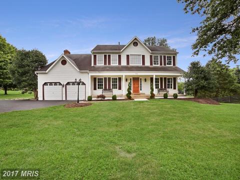 8908 Brink Rd, Gaithersburg, MD 20882 photo 1