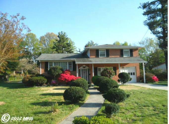1047 Cresthaven Dr, Silver Spring, MD 20903 photo 1