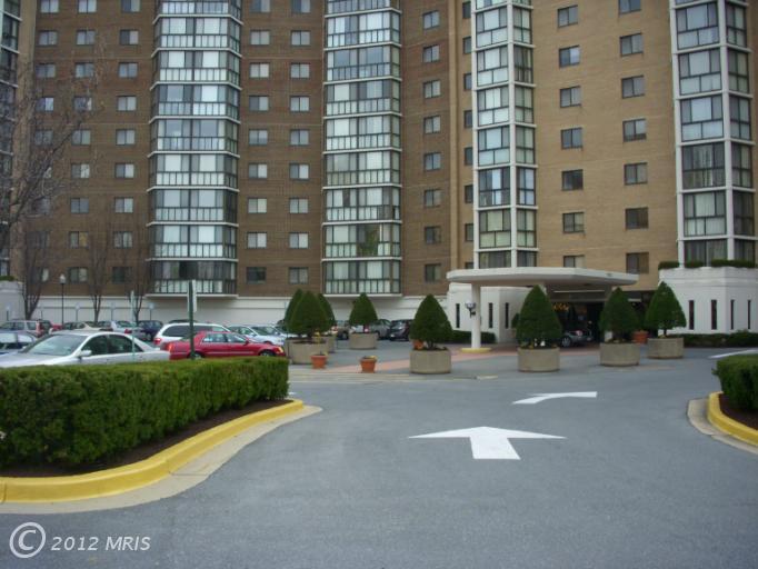 15100 Interlachen Dr #4-312, Silver Spring, MD 20906 photo 1