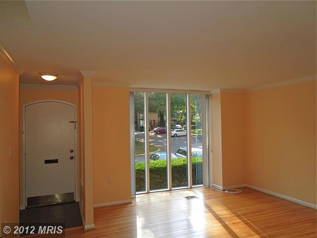 10841 Deborah Dr, Potomac, MD 20854 photo 1