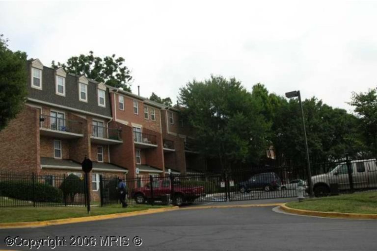 4075 Chesterwood Dr, Silver Spring, MD 20906 photo 1