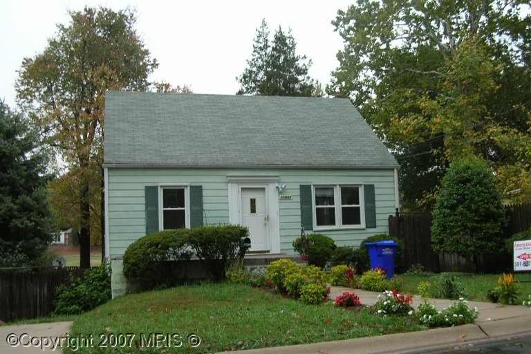 11803 College View Dr, Silver Spring, MD 20902 photo 1