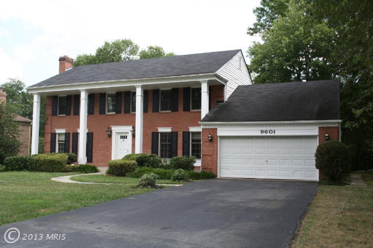 9601 Persimmon Tree Rd, Potomac, MD 20854 photo 1