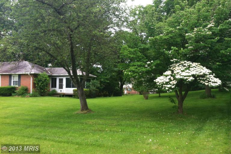 18708 Bloomfield Rd, Olney, MD 20832 photo 1