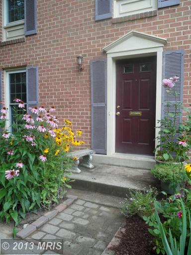 9852 Maple Leaf Dr, Montgomery Village, MD 20886 photo 1
