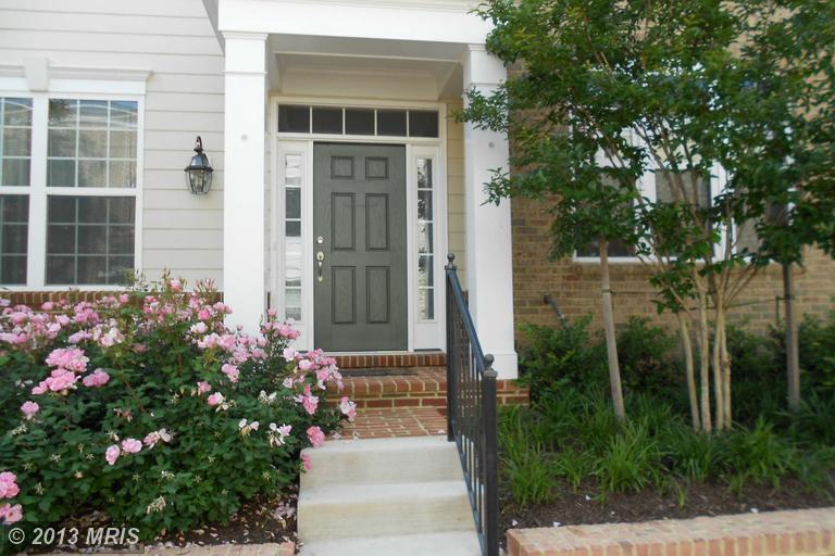11669 Leesborough Cir, Silver Spring, MD 20902 photo 1