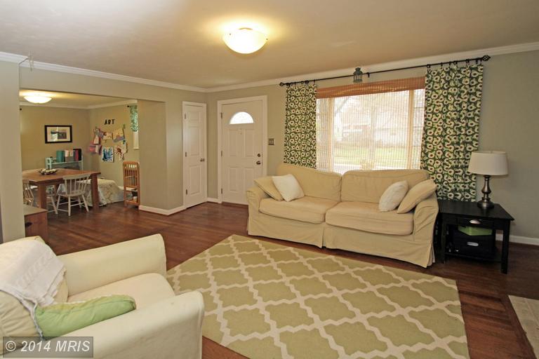 911 Helena Dr, Silver Spring, MD 20901 photo 1