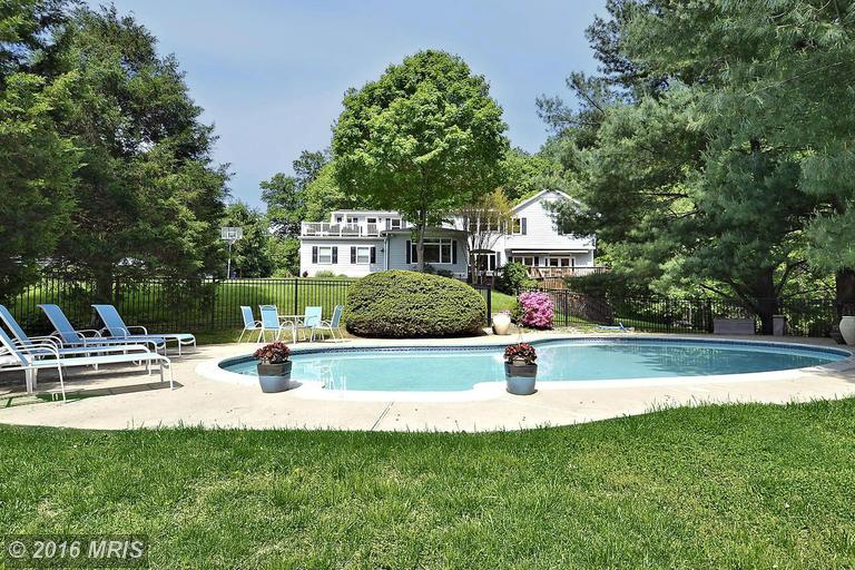 14401 Falling Leaf Dr, Gaithersburg, MD 20878 photo 1