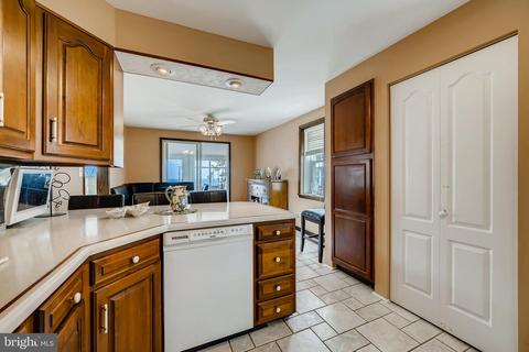 7641 Bay St, Pasadena, MD 21122 photo 17