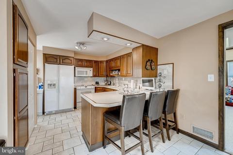 7641 Bay St, Pasadena, MD 21122 photo 14