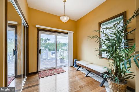 7641 Bay St, Pasadena, MD 21122 photo 10