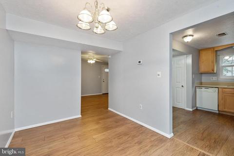 8095 Castle Rock Ct, Pasadena, MD 21122 photo 13