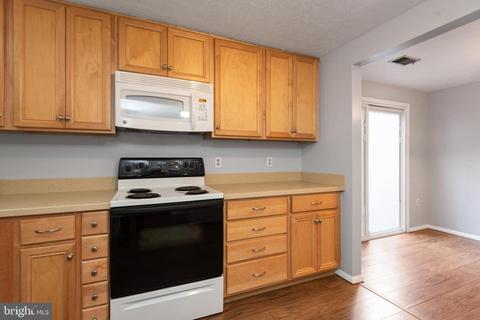 8095 Castle Rock Ct, Pasadena, MD 21122 photo 17