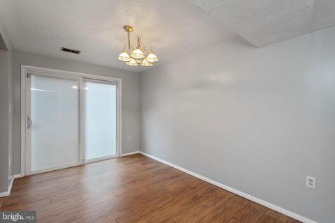 8095 Castle Rock Ct, Pasadena, MD 21122 photo 12