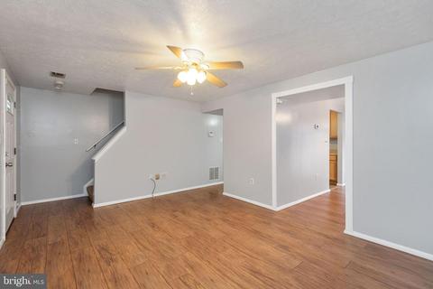 8095 Castle Rock Ct, Pasadena, MD 21122 photo 9