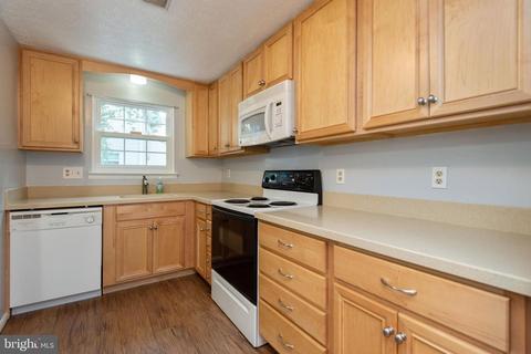 8095 Castle Rock Ct, Pasadena, MD 21122 photo 15