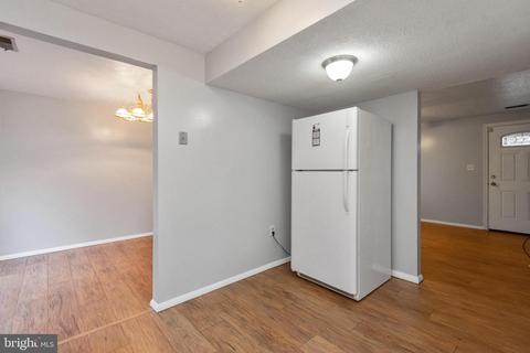8095 Castle Rock Ct, Pasadena, MD 21122 photo 18