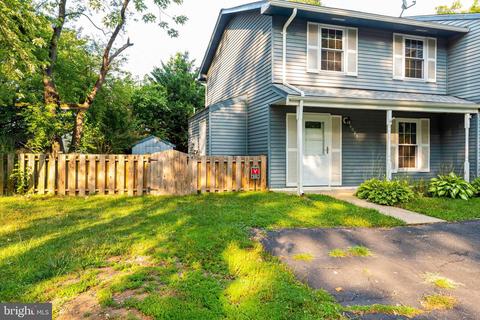 8095 Castle Rock Ct, Pasadena, MD 21122 photo 3