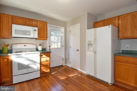 1728 Chesapeake Dr, Edgewater, MD 21037 photo 5