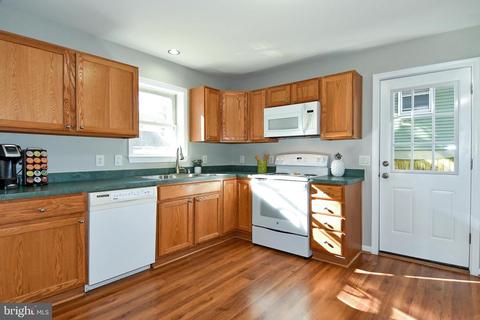 1728 Chesapeake Dr, Edgewater, MD 21037 photo 4