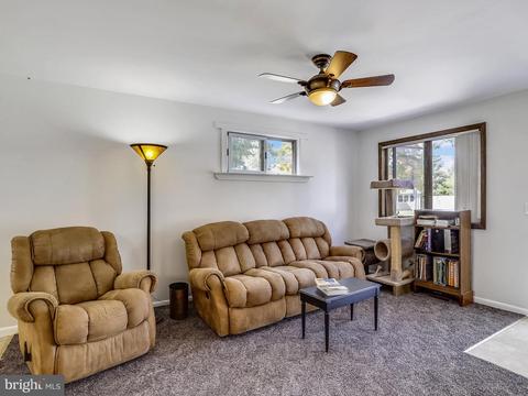 19 Oak Ct, Annapolis, MD 21401 photo 4