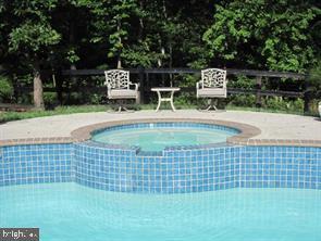 8914 Winged Foot Dr, Pasadena, MD 21122 photo 9