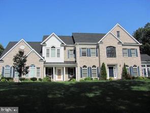 8914 Winged Foot Dr, Pasadena, MD 21122 photo 2