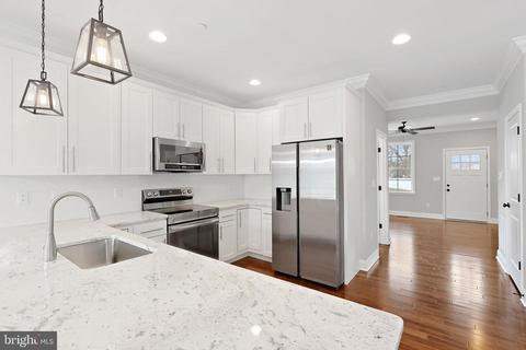 175 Park Rd, Pasadena, MD 21122 photo 10