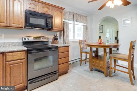 7933 Belhaven Ave, Pasadena, MD 21122 photo 11
