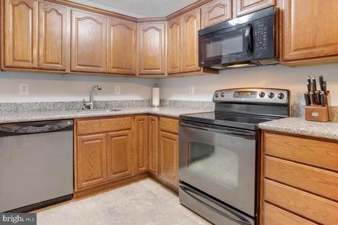7933 Belhaven Ave, Pasadena, MD 21122 photo 9