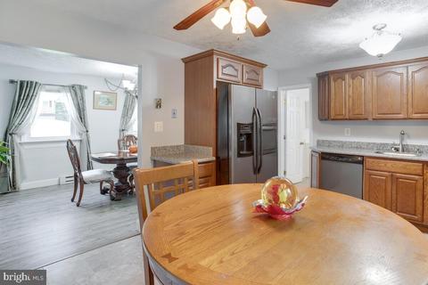 7933 Belhaven Ave, Pasadena, MD 21122 photo 8