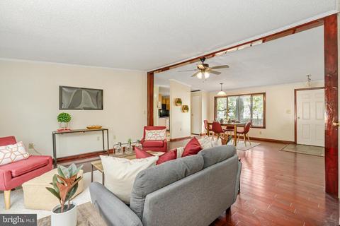1890 Cedar Dr, Severn, MD 21144 photo 6