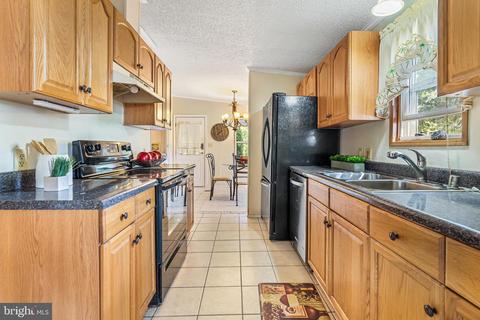 1890 Cedar Dr, Severn, MD 21144 photo 10
