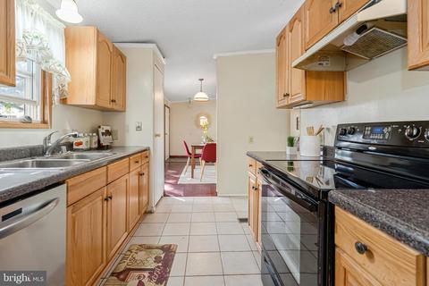 1890 Cedar Dr, Severn, MD 21144 photo 9
