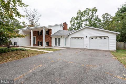 237 Falcon Dr, Pasadena, MD 21122 photo 2
