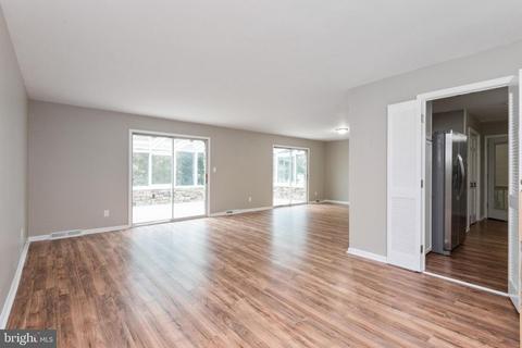 237 Falcon Dr, Pasadena, MD 21122 photo 11