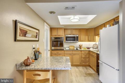 1712 Greentree Ct, Crofton, MD 21114 photo 3