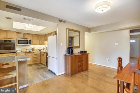 1712 Greentree Ct, Crofton, MD 21114 photo 9