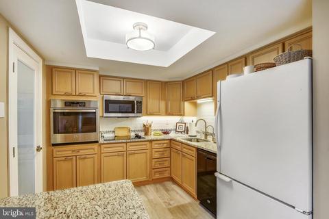 1712 Greentree Ct, Crofton, MD 21114 photo 4